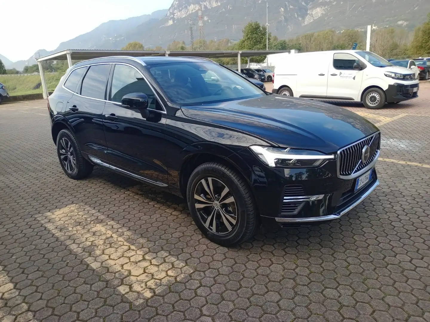Volvo XC60 XC60 2.0 T5 Core awd auto Nero - 2
