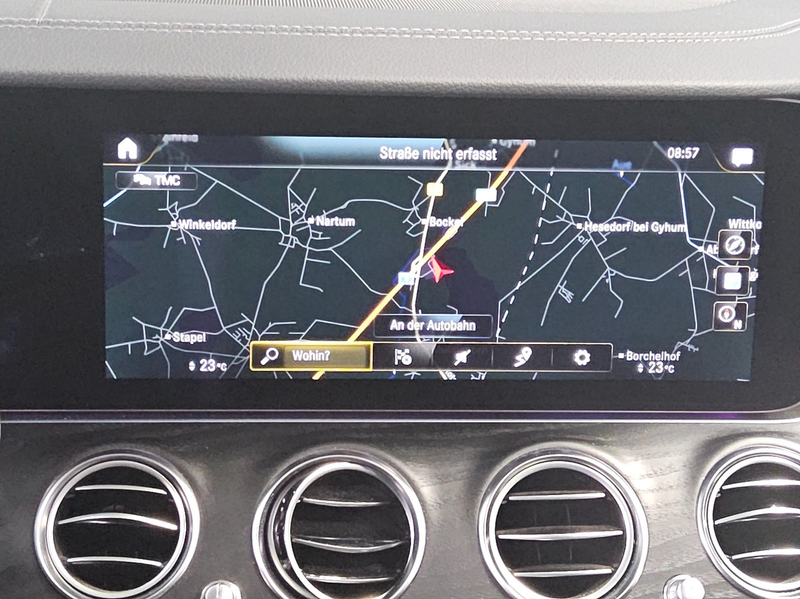Mercedes-Benz E 220 T d AMG-Line Navi LED Widescrn GSD AHK RFK — photo 7