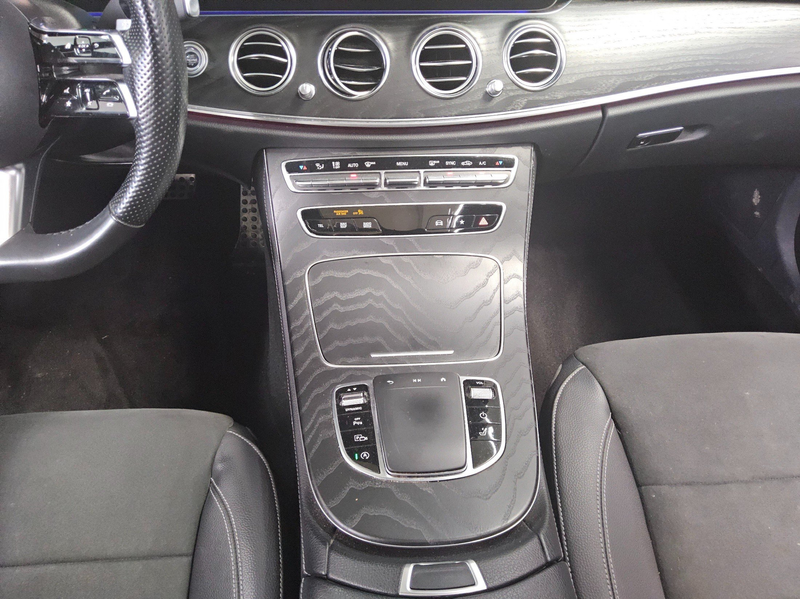 Mercedes-Benz E 220 T d AMG-Line Navi LED Widescrn GSD AHK RFK — photo 6