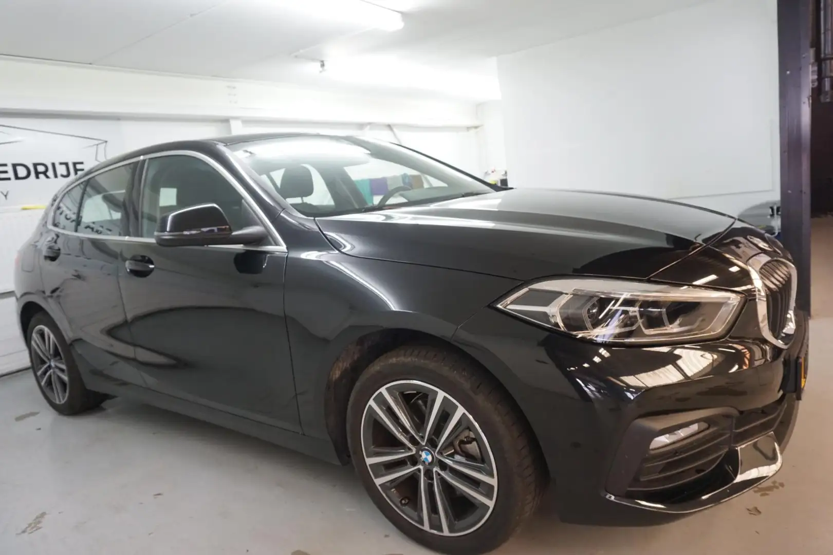 BMW 116 1-serie 116i Business Edition Plus /BTW AUTO /CAME Zwart - 2