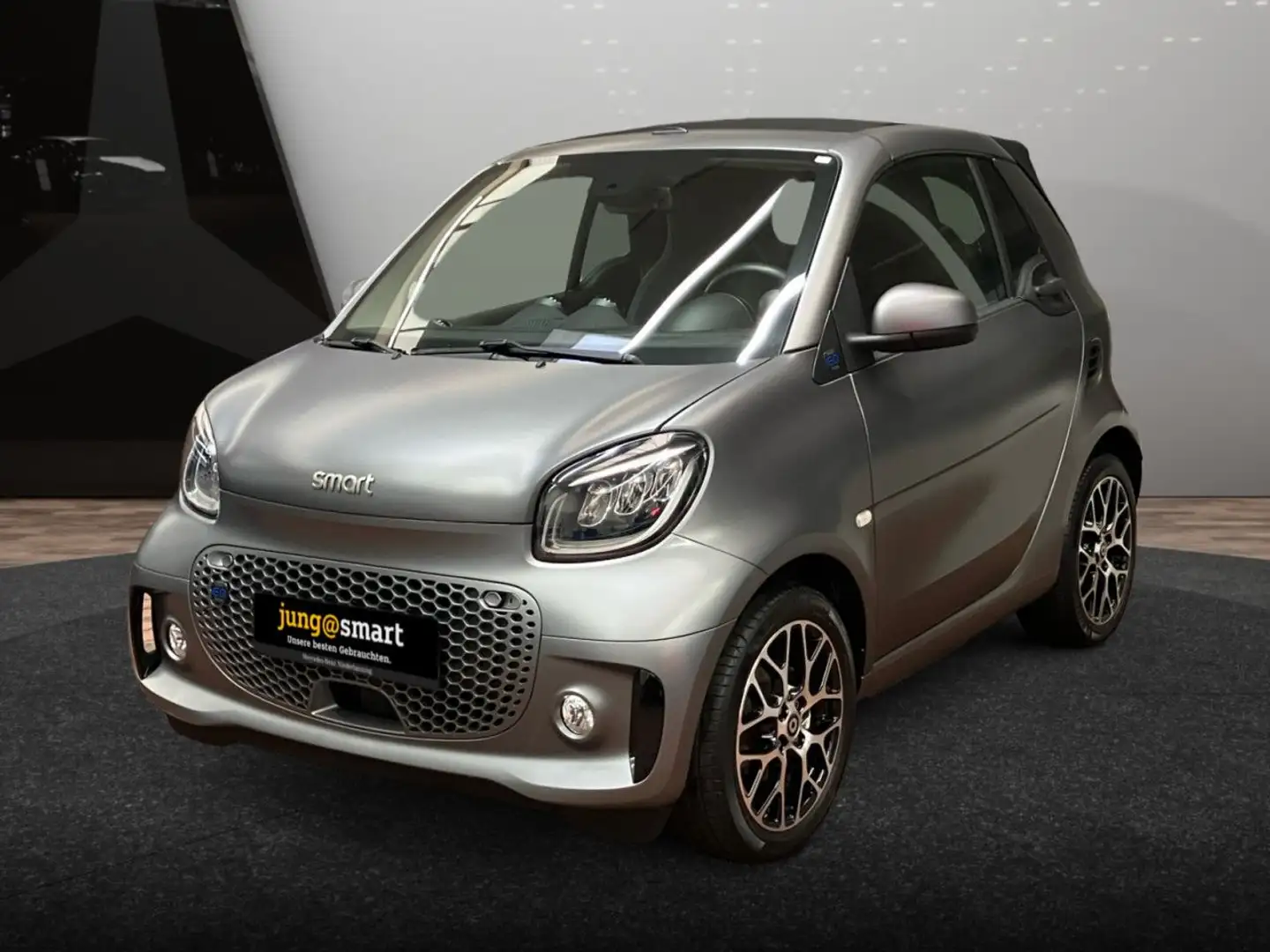 smart forTwo EQ 60kWed prime SHZ PDC+Kamera JBL Ambiente Grau - 2