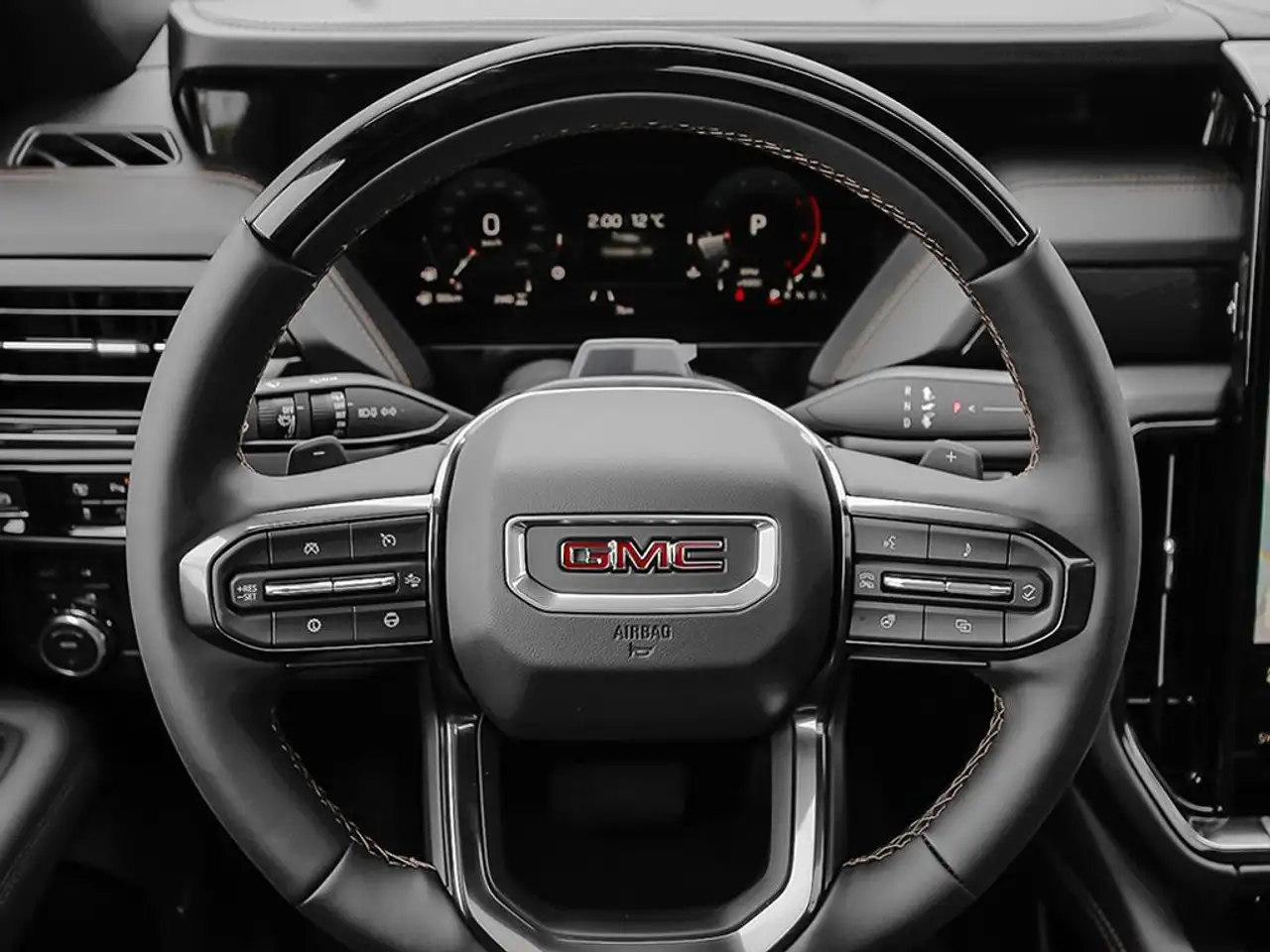 GMC Yukon снимка GMC Yukon