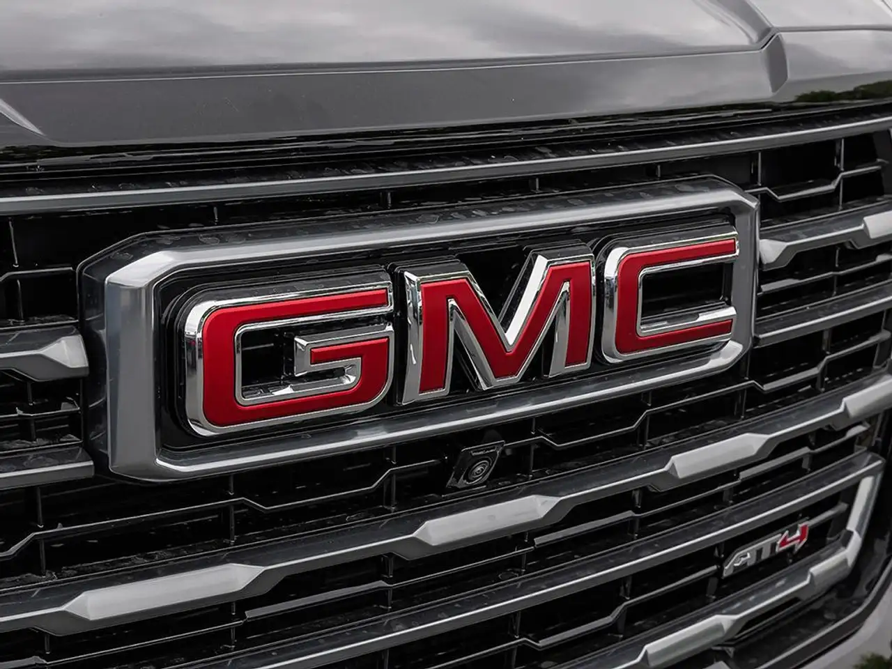GMC Yukon снимка GMC Yukon