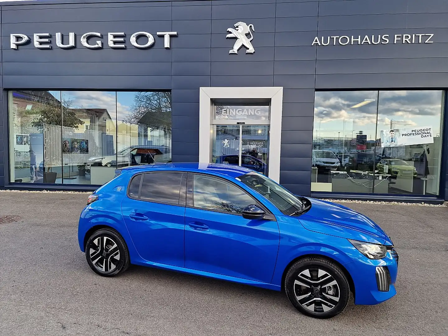 Peugeot 208 e-208 136PS 50kWh E-Style "inkl. Aluwinterräder" Blau - 2