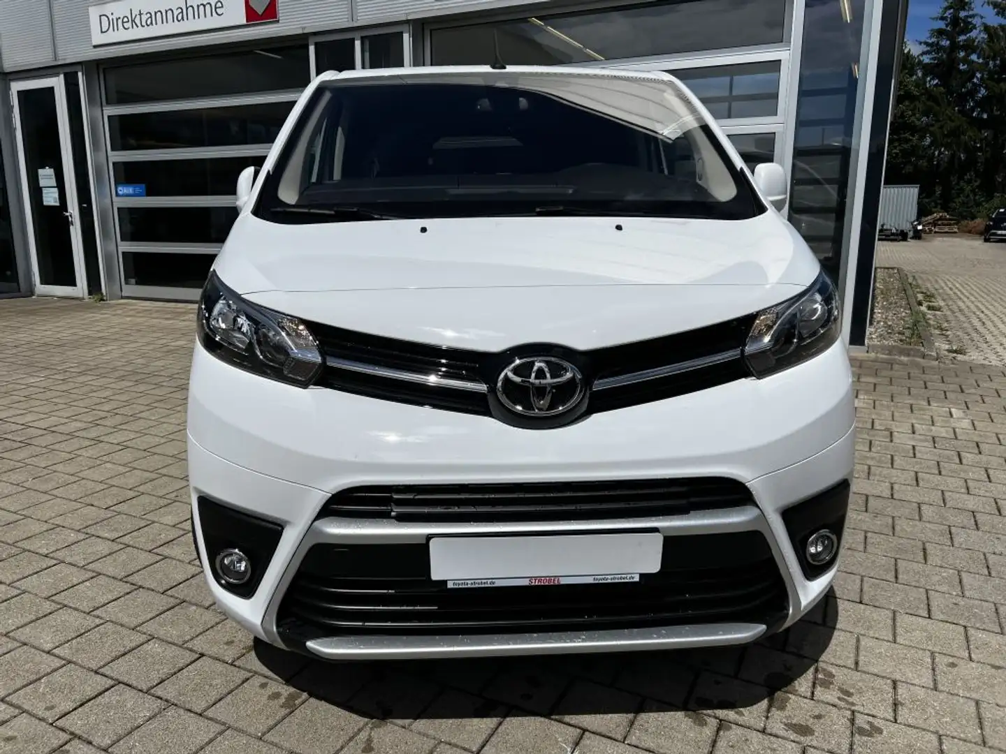 Toyota Proace Electric (75 kWh) L1 (8-Si.) Verso Team Deutschlan Weiß - 2