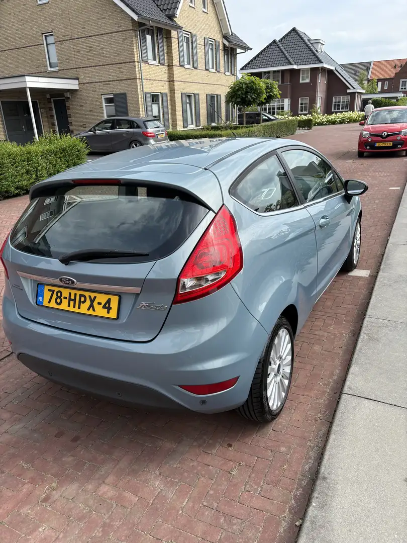 Ford Fiesta 1.4 Titanium Grijs - 1