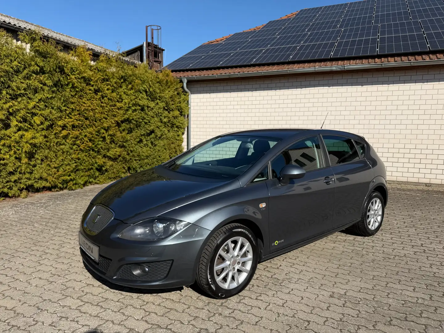 SEAT Leon Leon 1.2 TSI Style Copa *SHZ, EPH vorn + hinten* Grau - 1