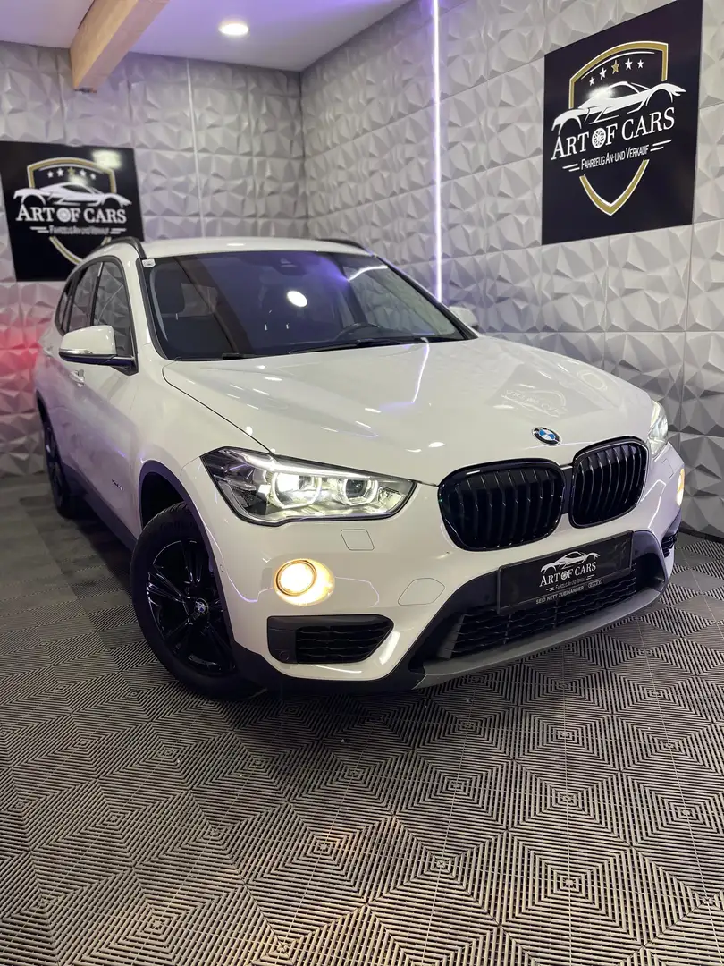BMW X1 sDrive18i LED Scheinwerfer/AHK/SHZ/Navi/ Weiß - 2
