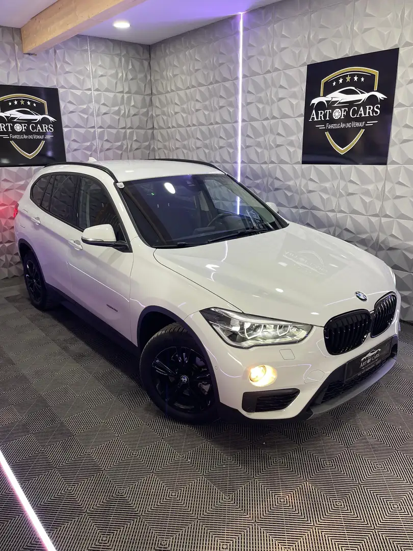 BMW X1 sDrive18i LED Scheinwerfer/AHK/SHZ/Navi/ Weiß - 1