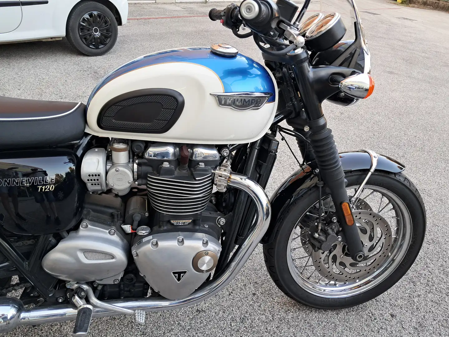 Triumph Bonneville T120 Blu/Azzurro - 1