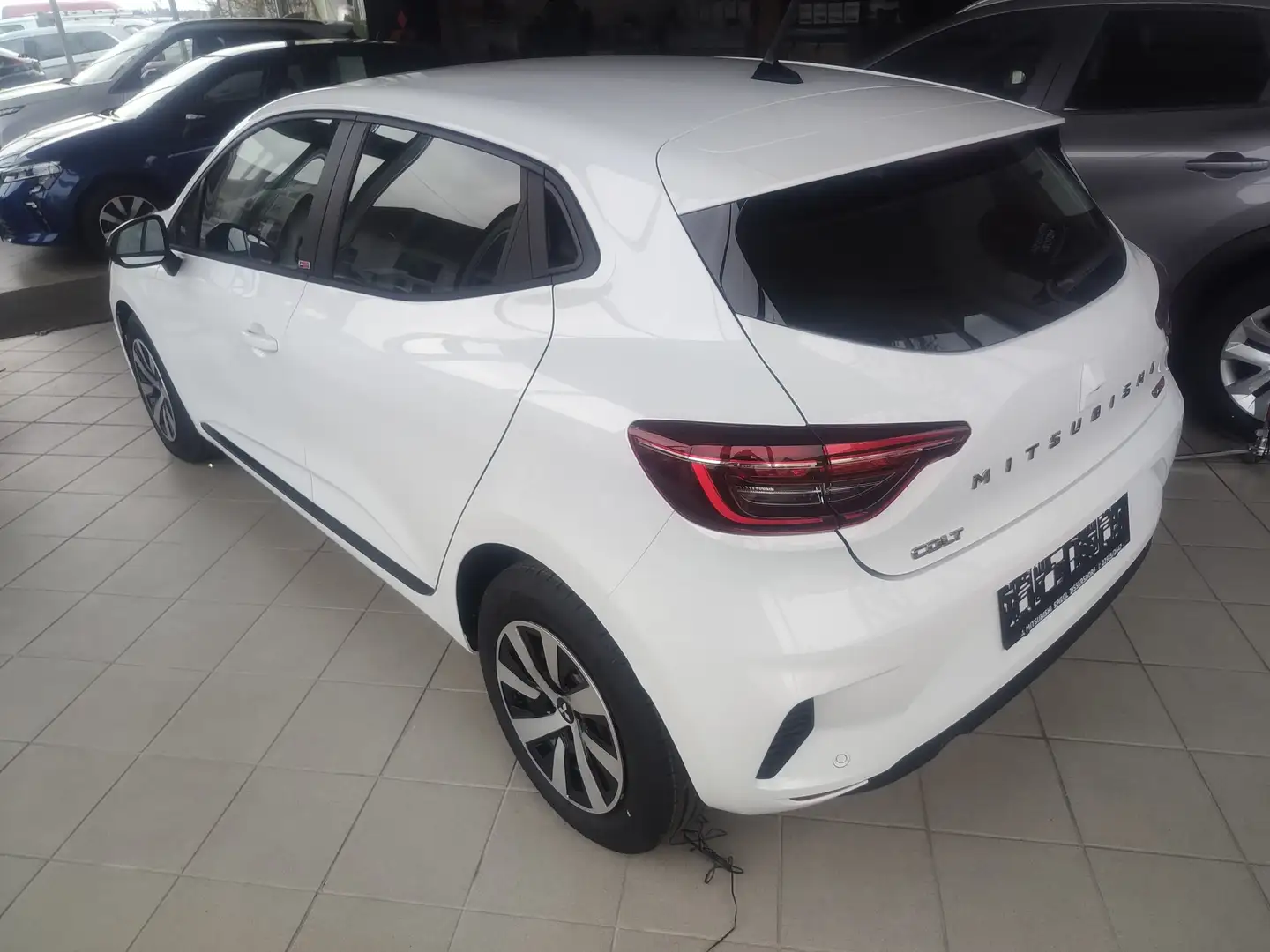 Mitsubishi Colt Colt 1,0 MPI-T Invite Invite Weiß - 2