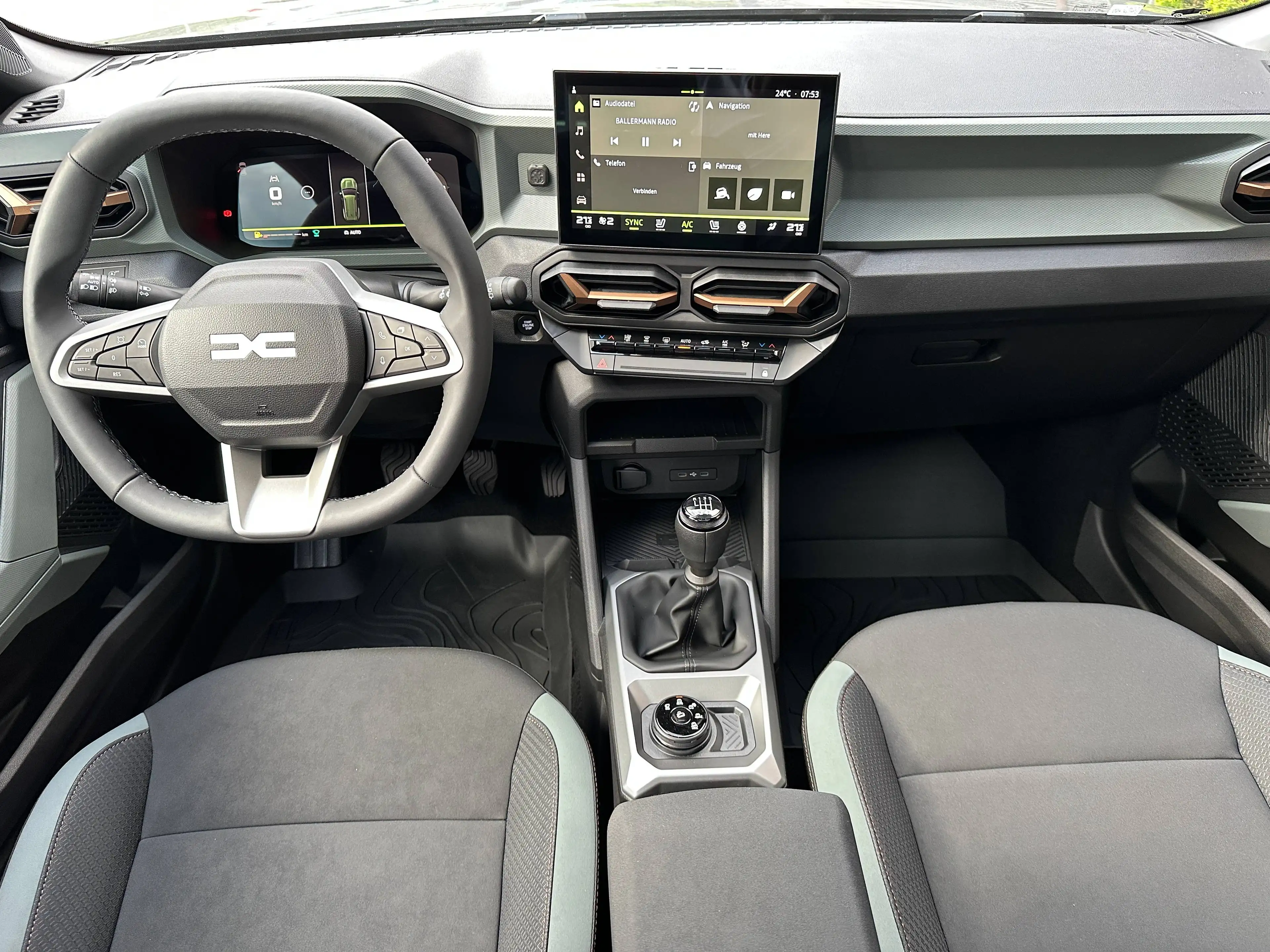 Dacia Bigster Bigster TCe 130 Extreme 4x4 /NAVI/CAM/360°/SITZHEIZUNG/DACH/KEYLESS/LED/ — photo 8