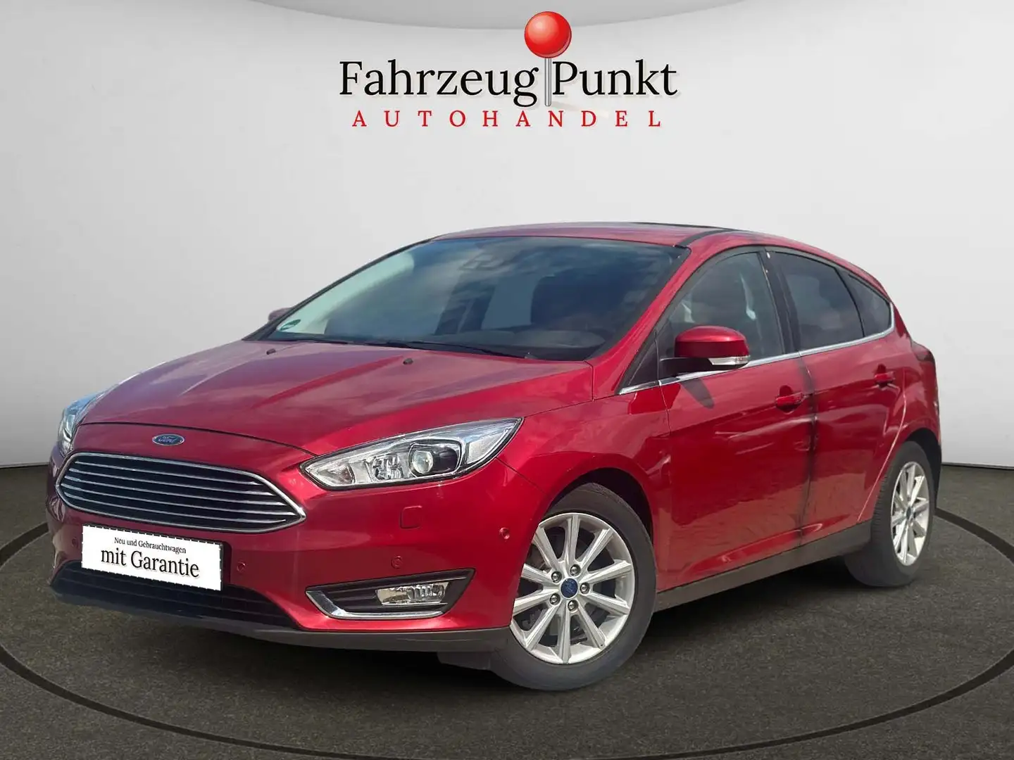 Ford Focus Titanium 1.5 Apple CarPlay, Garantie, Sitzheizung Červená - 1