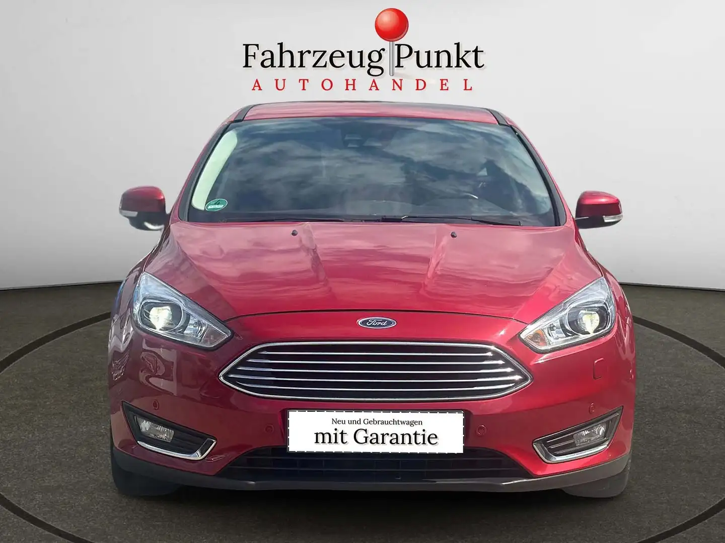 Ford Focus Titanium 1.5 Apple CarPlay, Garantie, Sitzheizung Červená - 2