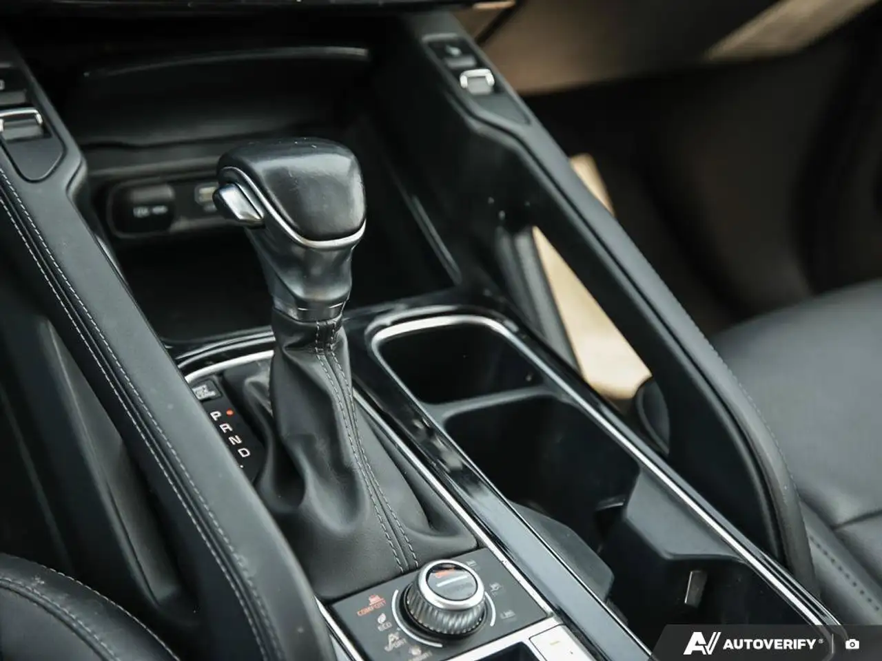 Kia Telluride снимка Kia Telluride