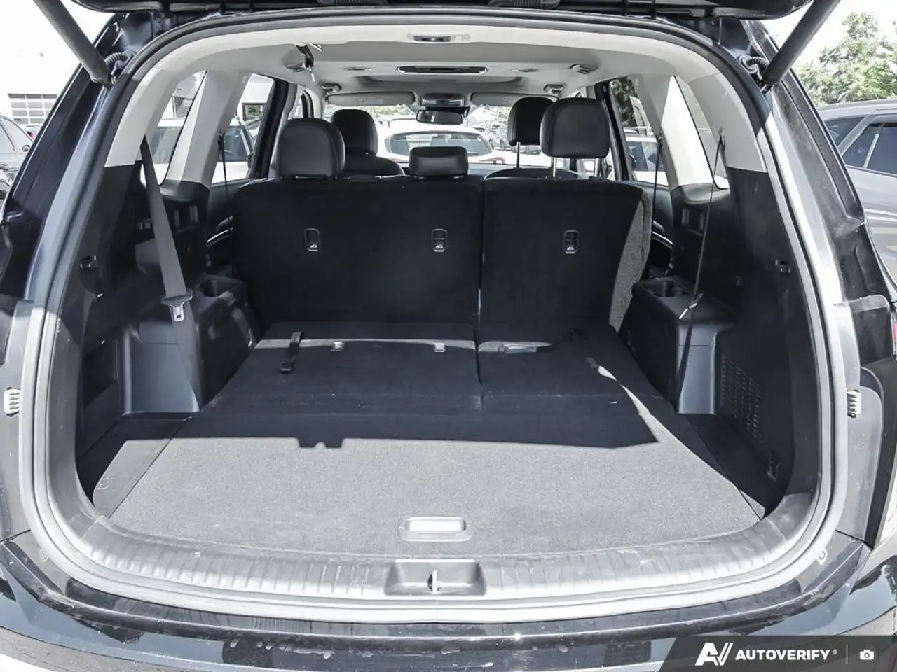 Kia Telluride снимка Kia Telluride