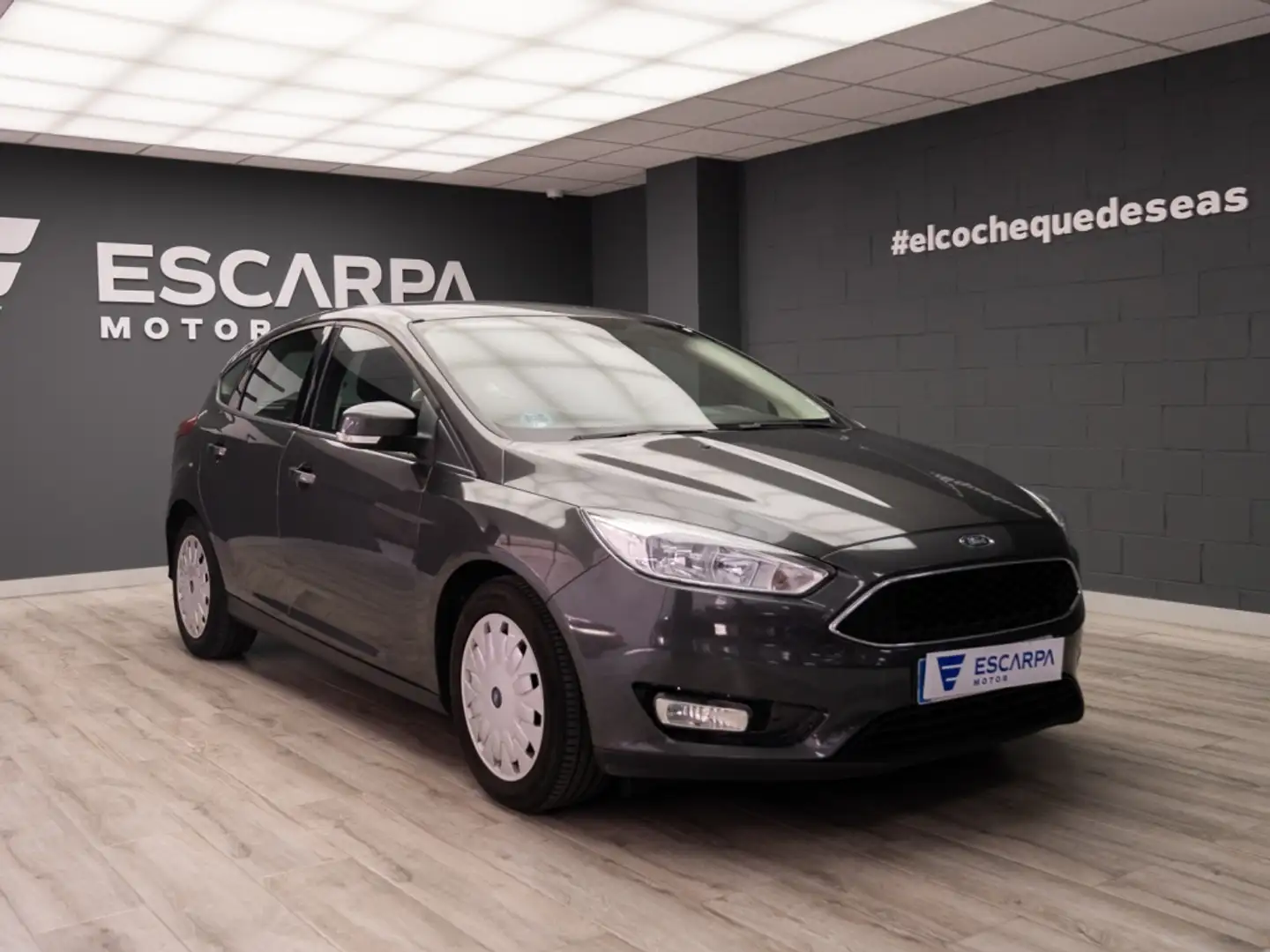 Ford Focus 1.5Ecoblue Titanium 120 Grau - 1