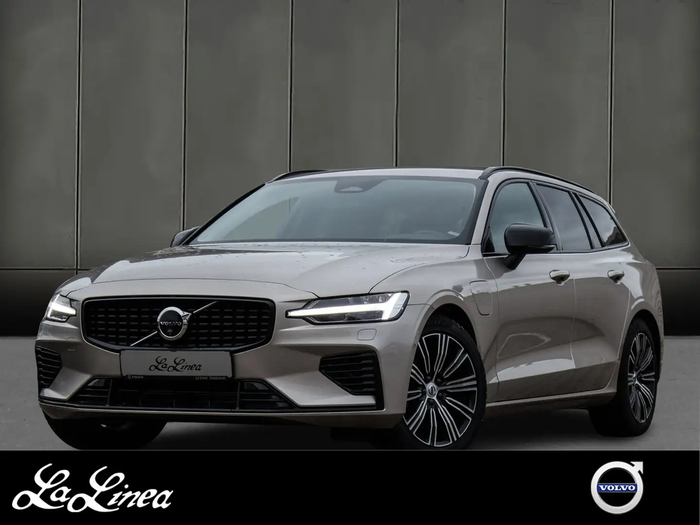 Volvo V60 T6 Recharge AWD Plus Dark NP:71.440,-//HU/360°K... Argento - 1