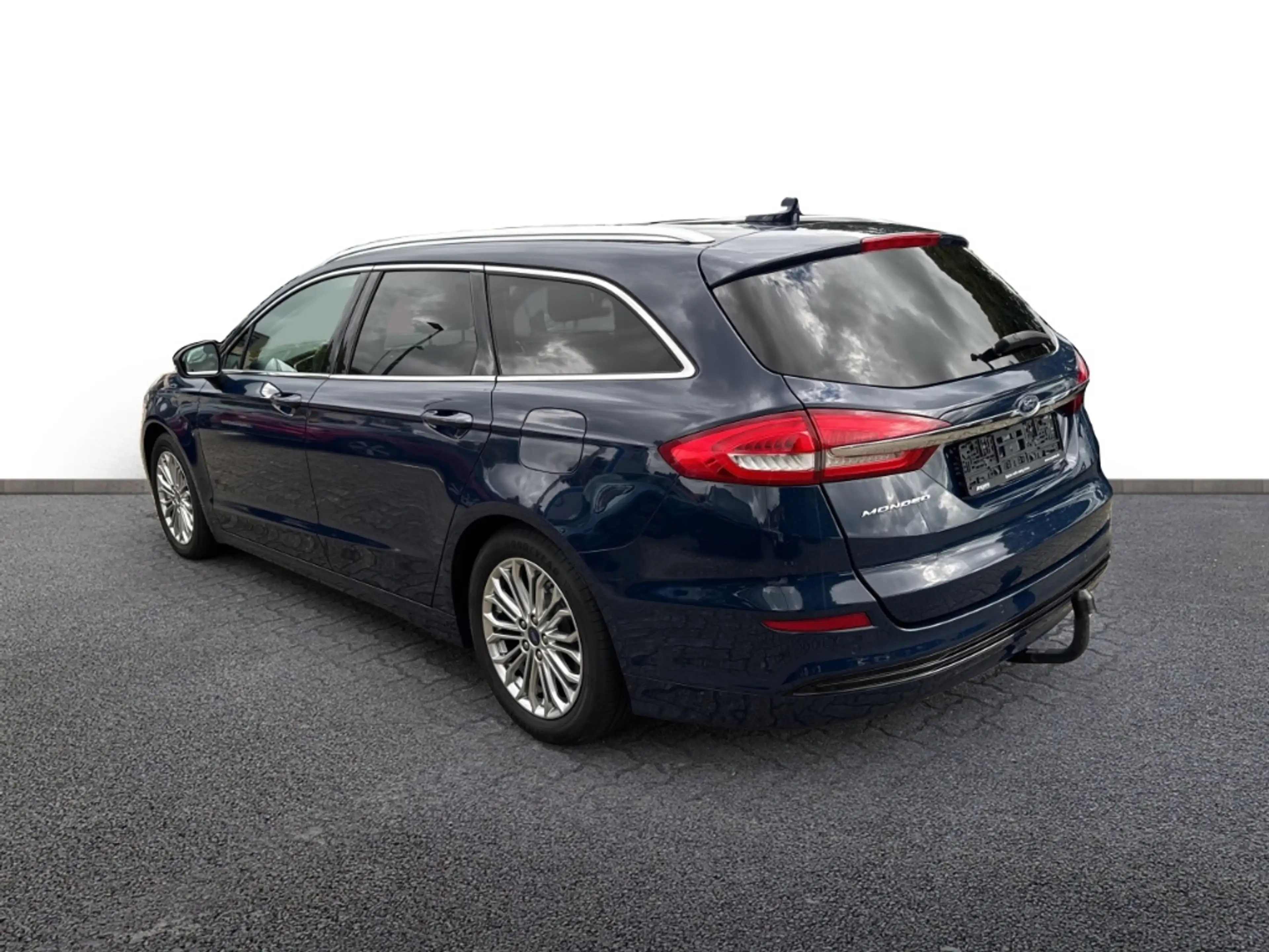 Ford Mondeo TITANIUM NAVI / AHK / LED / ACC / KAMERA / W-PAKET — photo 4