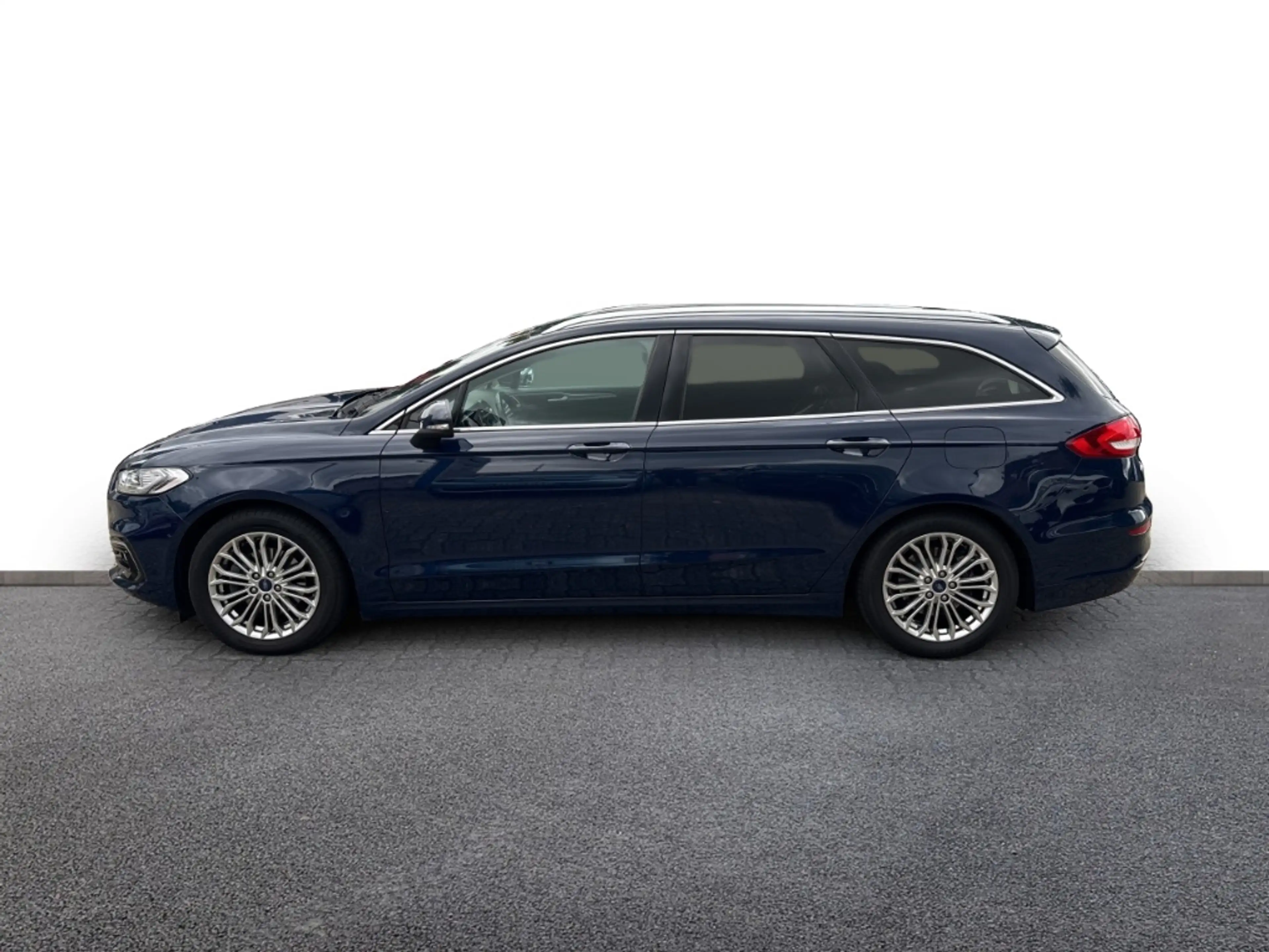 Ford Mondeo TITANIUM NAVI / AHK / LED / ACC / KAMERA / W-PAKET — photo 3