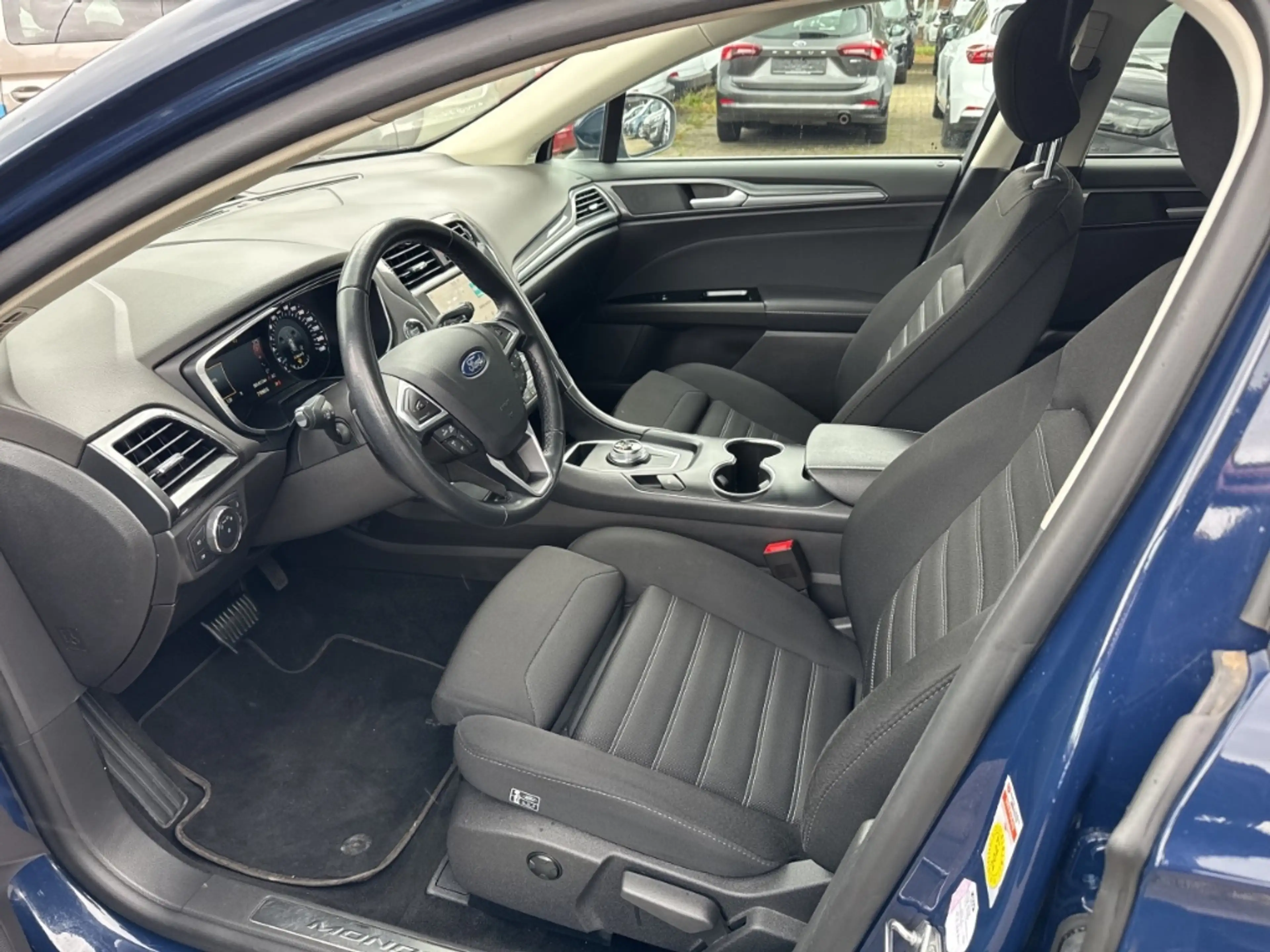 Ford Mondeo TITANIUM NAVI / AHK / LED / ACC / KAMERA / W-PAKET — photo 13