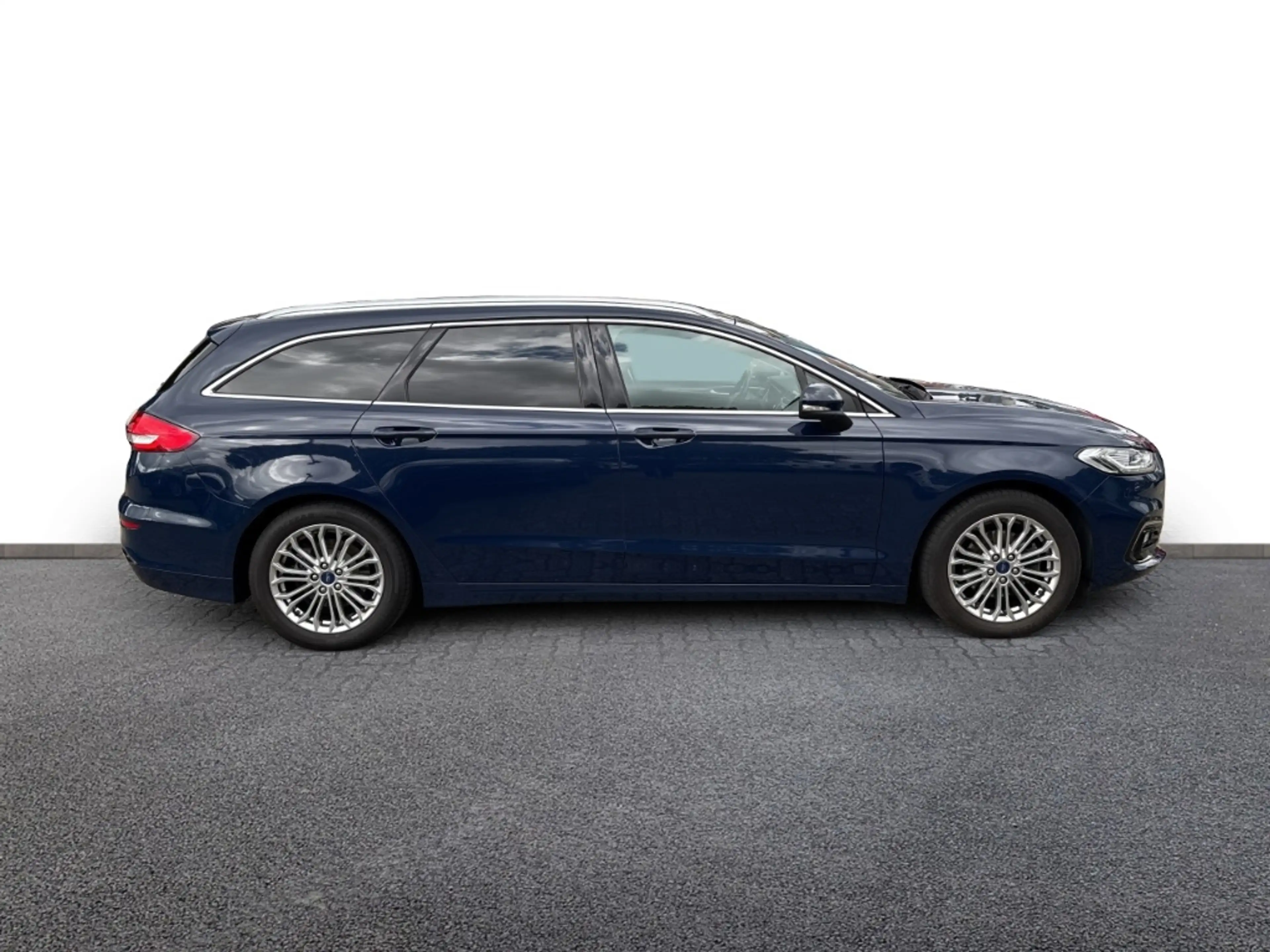 Ford Mondeo TITANIUM NAVI / AHK / LED / ACC / KAMERA / W-PAKET — photo 8