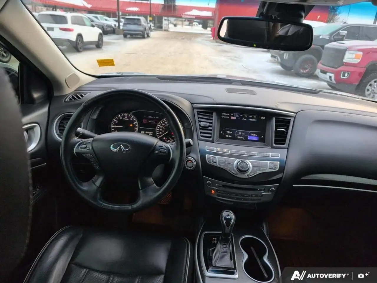 Infiniti QX60 снимка Infiniti QX60