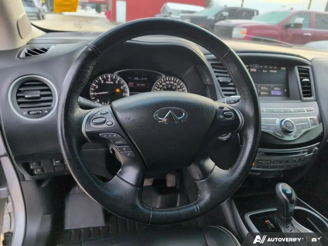 Infiniti QX60 снимка Infiniti QX60
