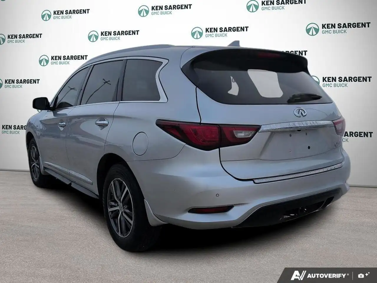 Infiniti QX60 снимка Infiniti QX60
