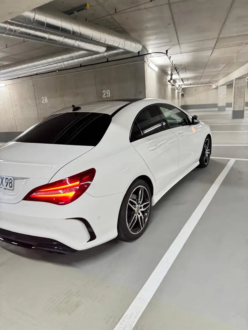 Mercedes-Benz CLA 200 OrangeArt Edition Aut. - 1