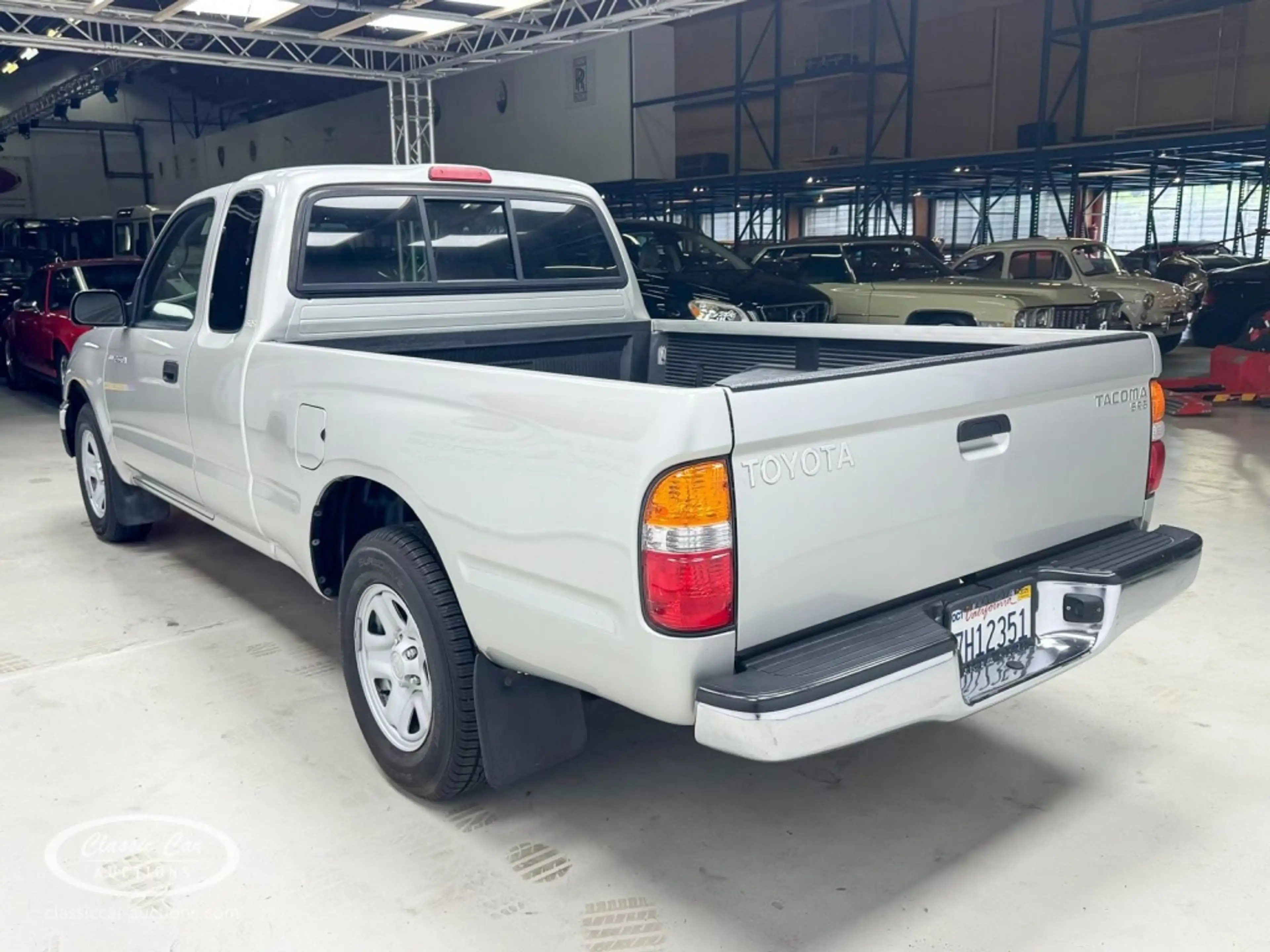 Toyota Tacoma - ONLINE AUCTION — photo 4