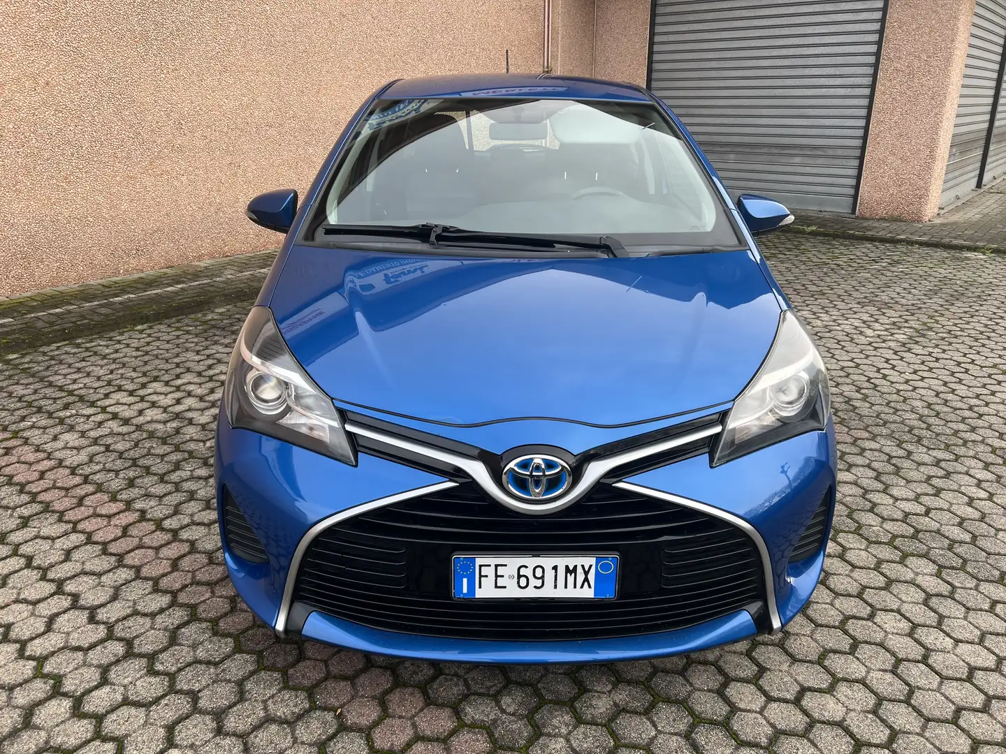 Toyota Yaris III 2015 5p 1.5 hybrid Active Blu/Azzurro - 2