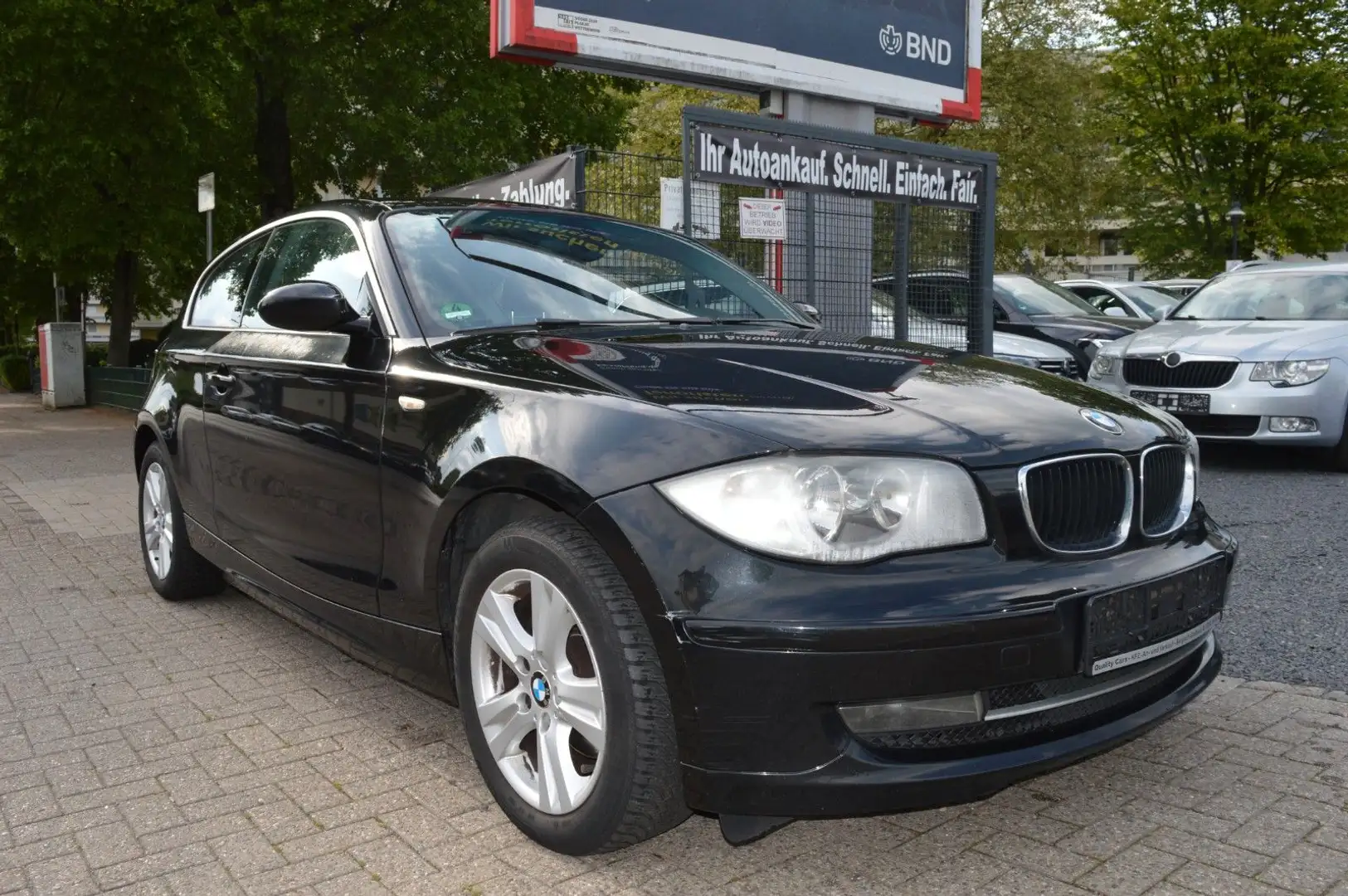 BMW 118 Baureihe 1 Lim. 118i, Schwarz - 1