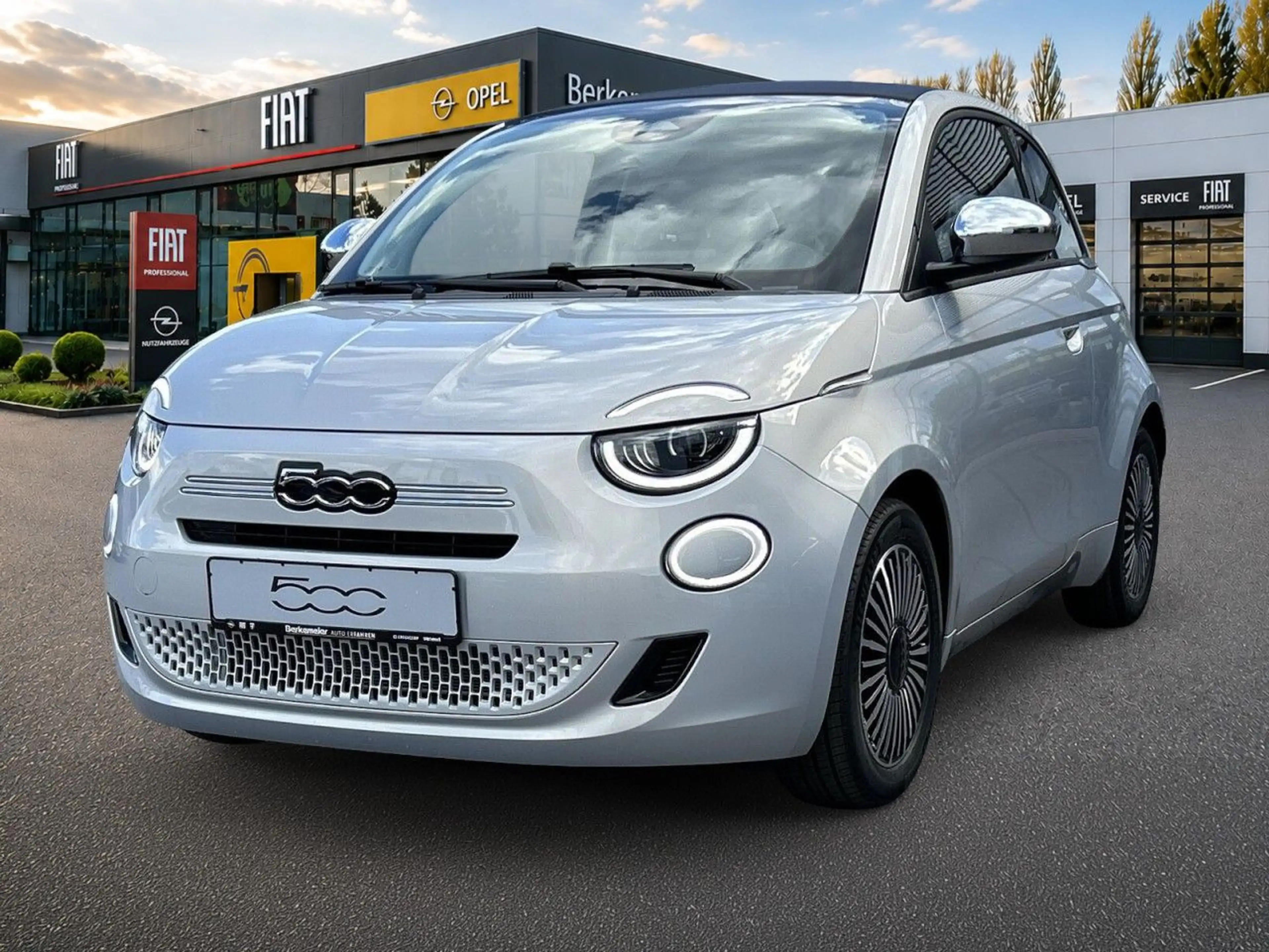 Fiat 500C Hybrid Dolcevita — photo 2