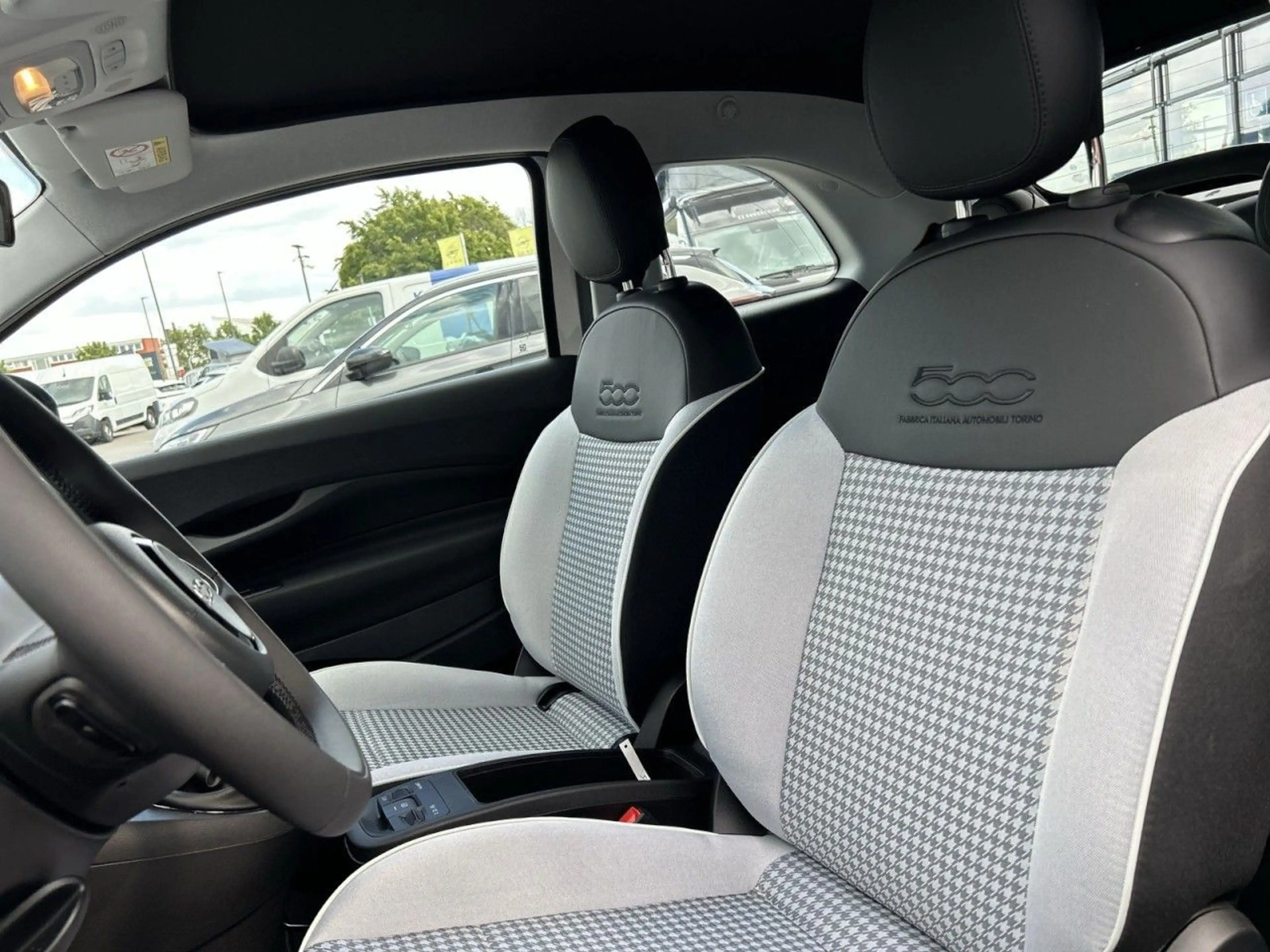 Fiat 500C Hybrid Dolcevita — photo 10