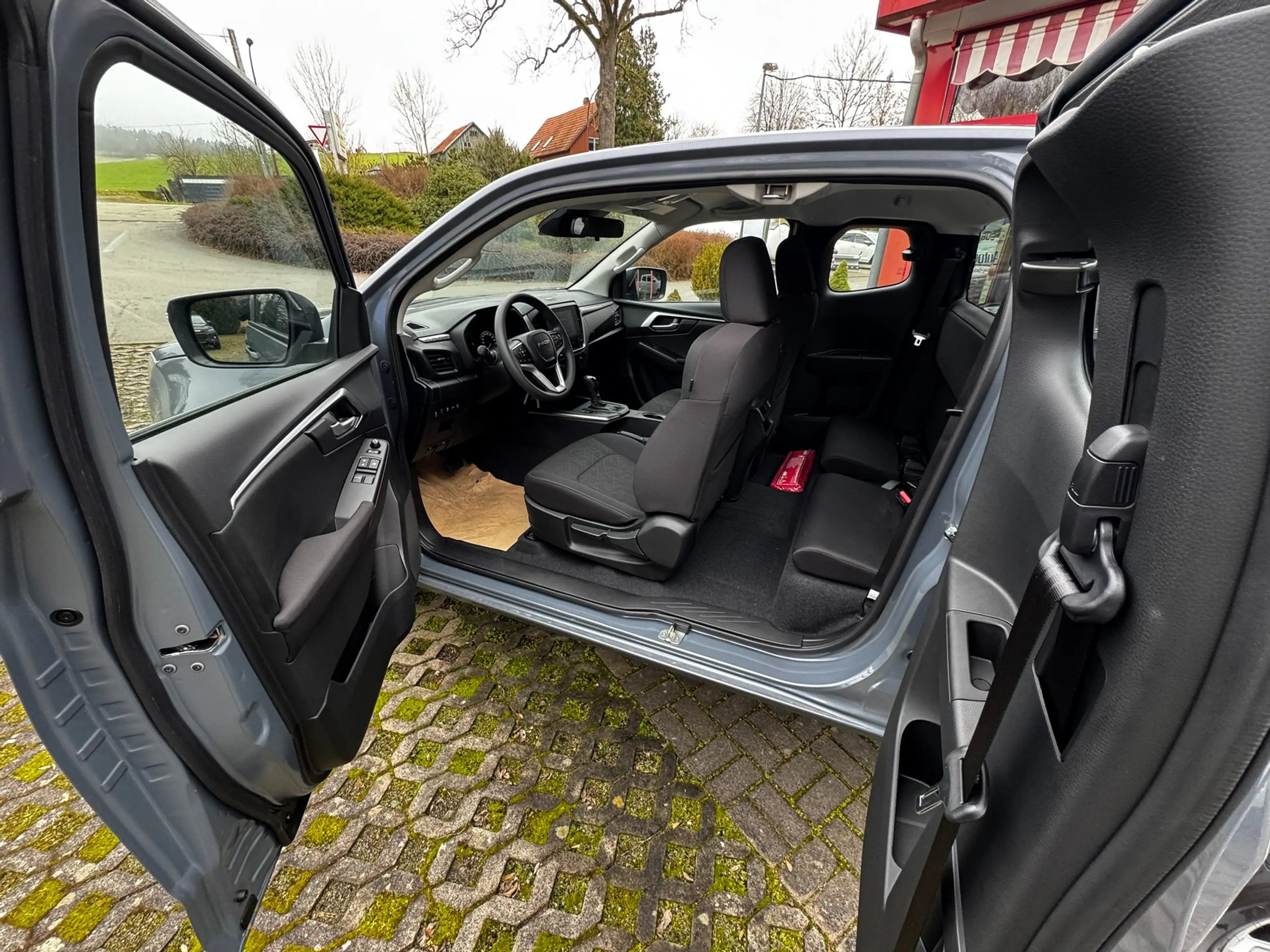 Isuzu D-Max Space Cab 4WD LS AT Rough Terrain Mode — photo 8