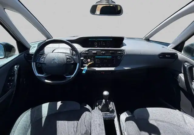 Citroen Spacetourer view 10