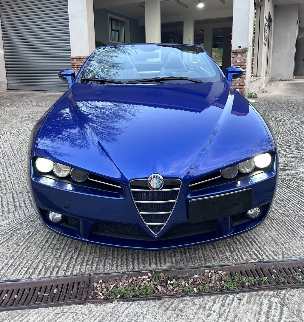 Alfa Romeo Spider 2.4 jdm Exclusive Pininfarina Design - 2