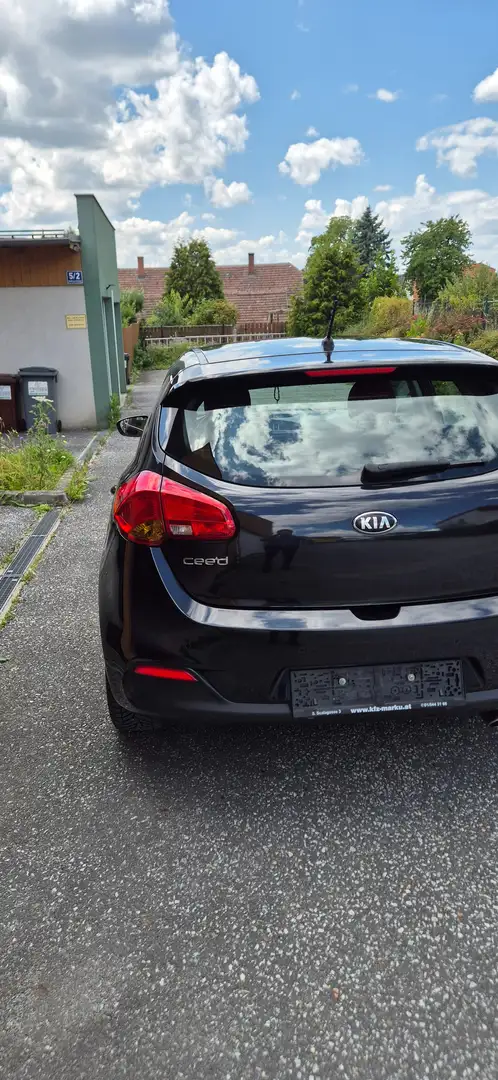 Kia Ceed / cee'd cee'd 1,4 CRDi Silber Silber Fekete - 2