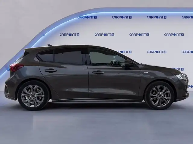 Ford Focus view 6