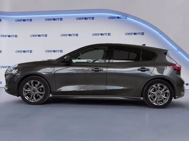 Ford Focus view 2