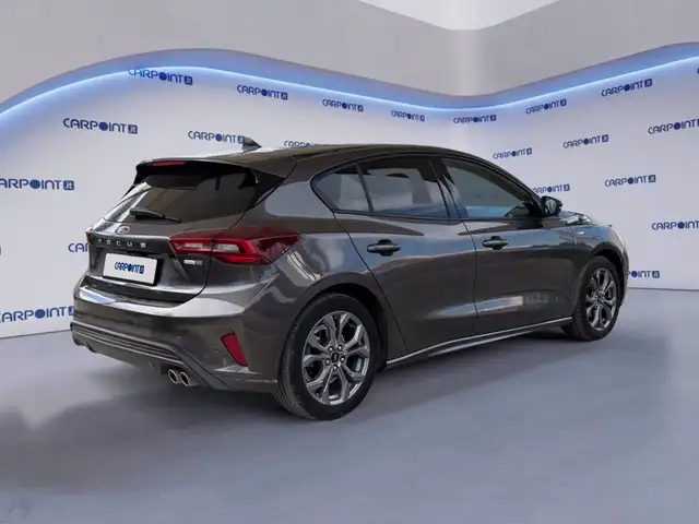 Ford Focus view 5