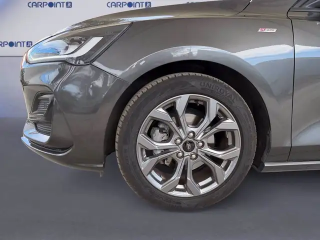Ford Focus view 14