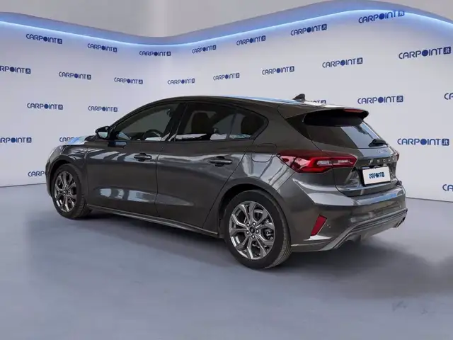 Ford Focus view 3
