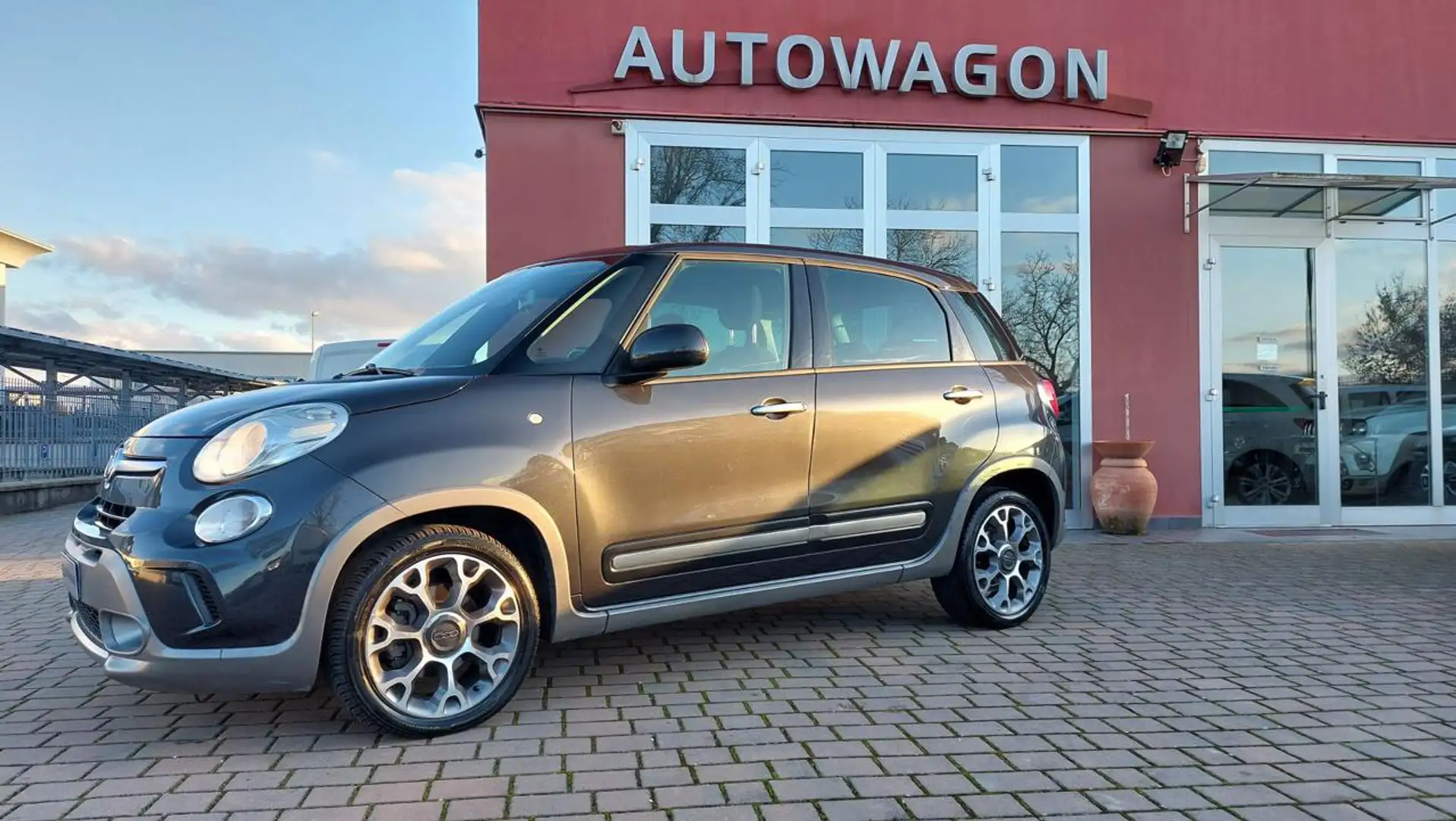Fiat 500L 1.3 Multijet 85 CV Trekking  Ben Tenuta OKNeop. Grau - 1