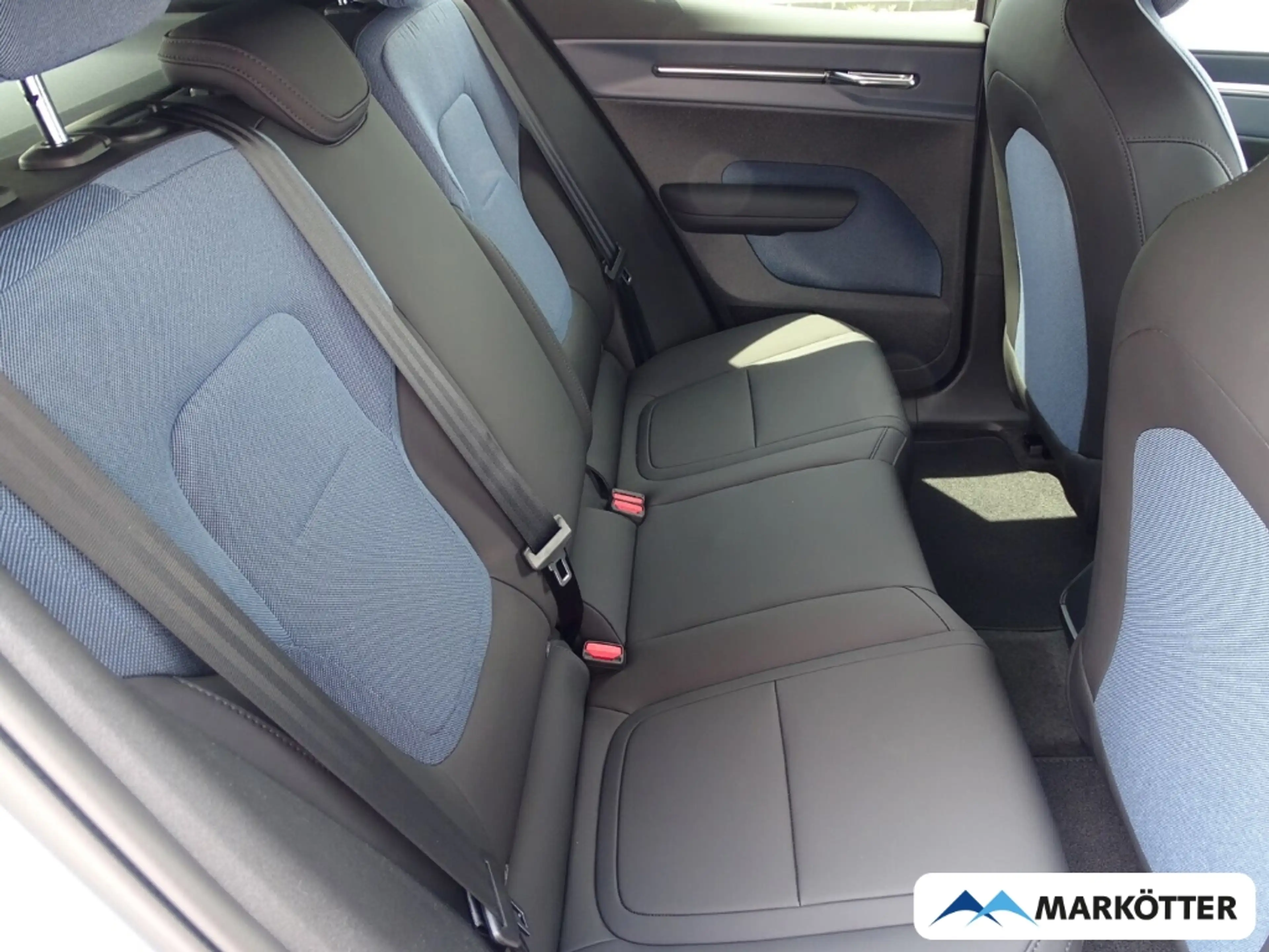 Volvo EX30 Plus P5 Long Range 2WD SHZ/LHZ — photo 8