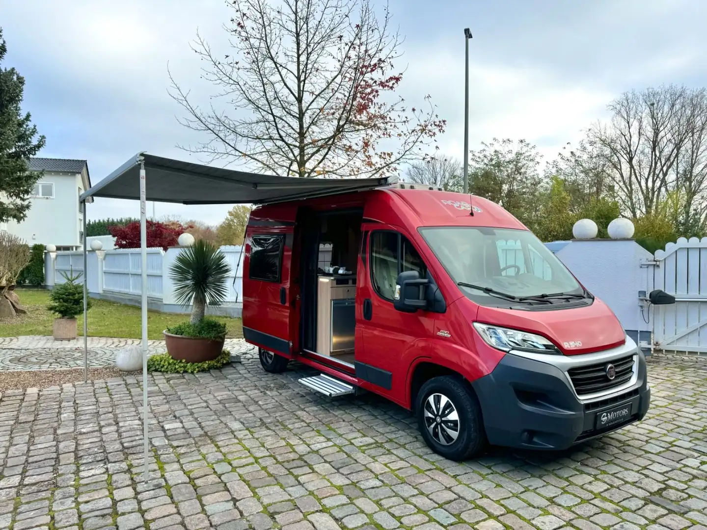 Roadcar 540/5,41m/Markise/SAT/TV/Ahk/LED/BAD/WC Rot - 1