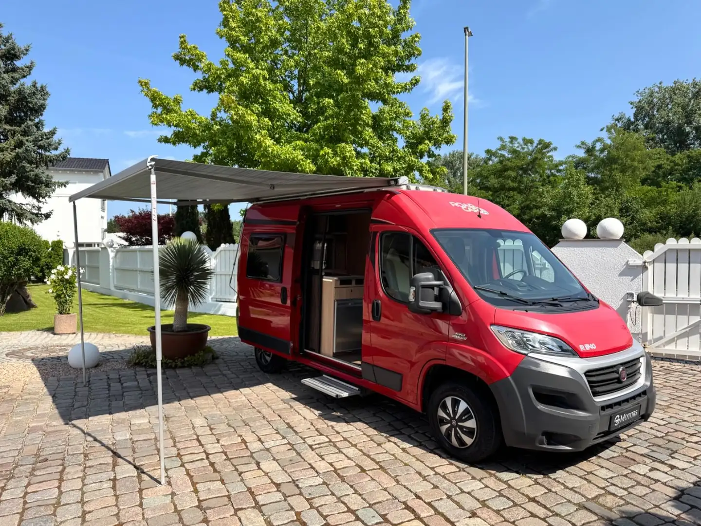 Roadcar 540/5,41m/Markise/SAT/TV/Ahk/LED/BAD/WC Rot - 1