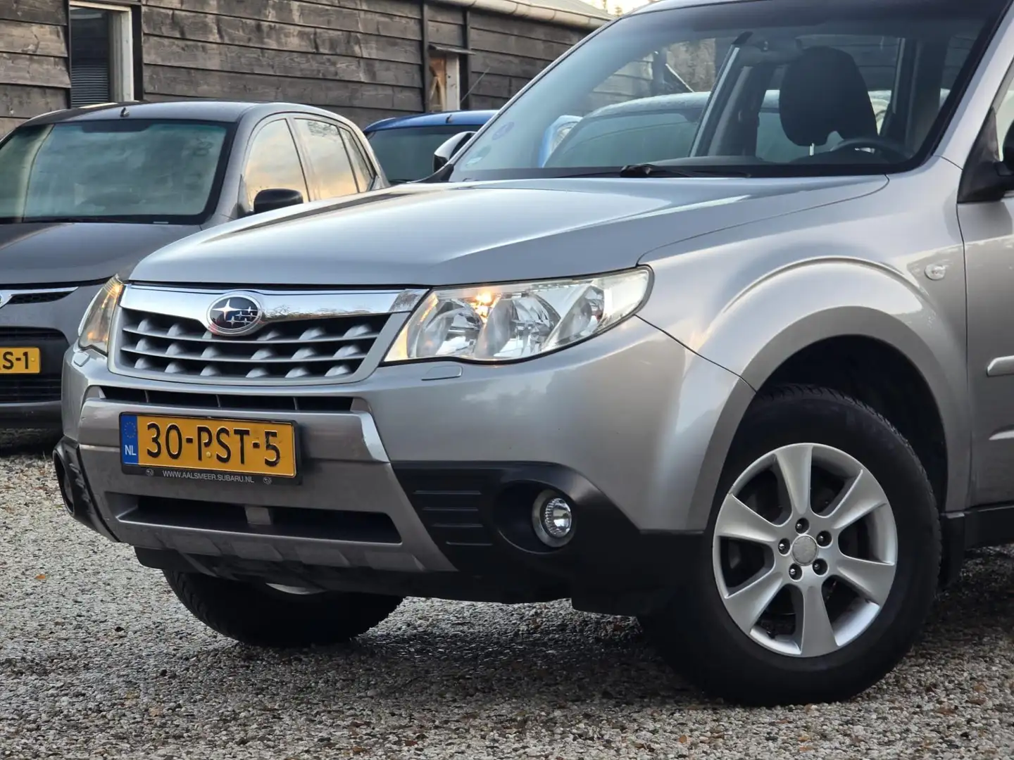 Subaru Forester 2.0 X Intro Climate/Cruise/Trekhaak Grijs - 2