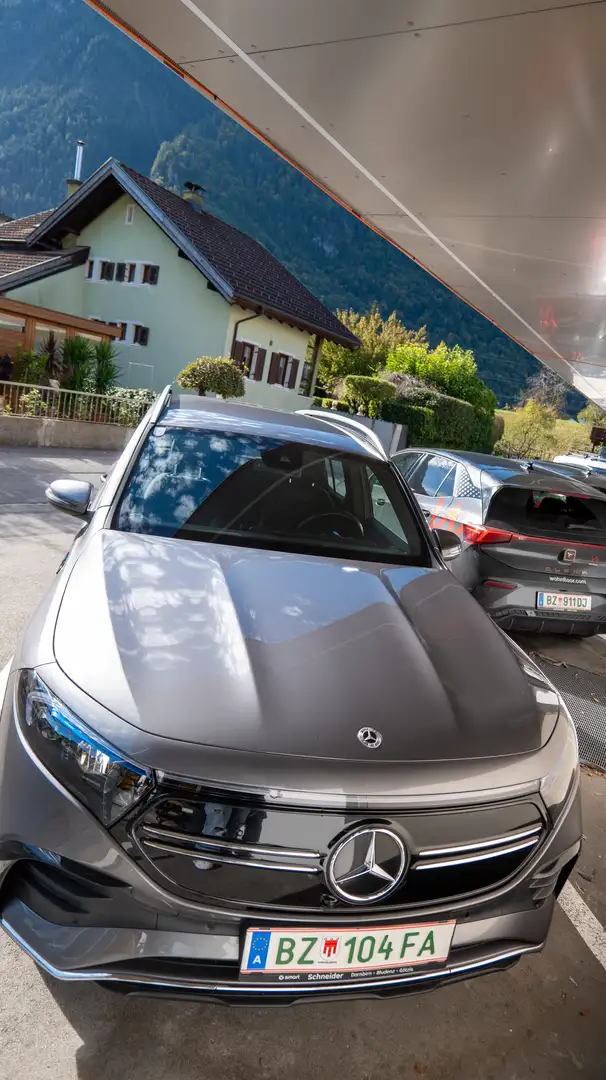 Mercedes-Benz EQB 350 EQB 350 4MATIC 66,5kWh Aut. Grau - 1